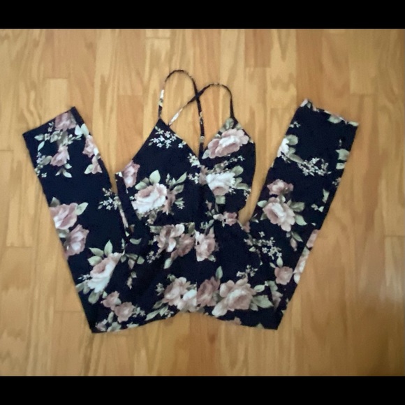 Elegant flowers romper - Picture 8 of 9